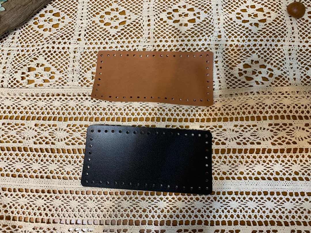 手工DIY带孔真皮革包底+塑胶板。中咖E款=长方形底46孔。19.5*9.5 - 皮件 - 真皮 