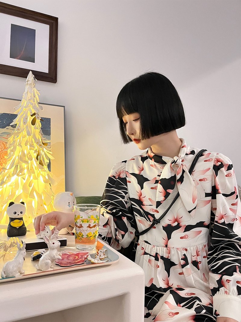 nunuyu目目玉原创设计兔子复古印花长袖优雅小领巾礼服连衣裙 - 洋装/连衣裙 - 聚酯纤维 多色