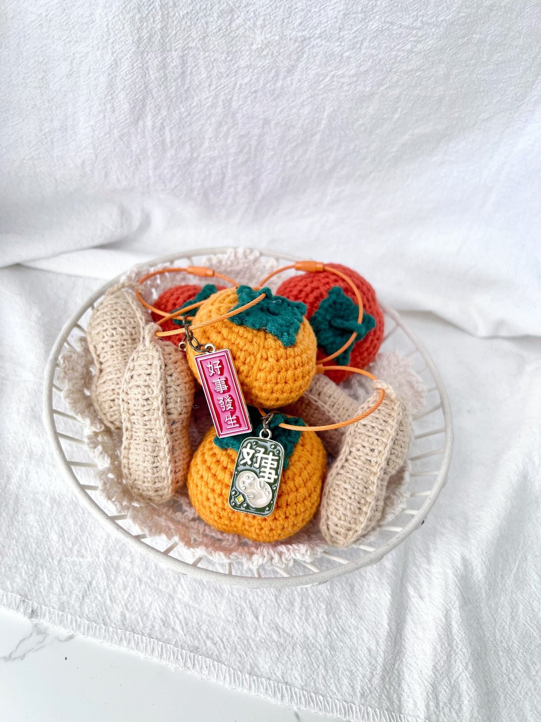 【兔贝儿】编织作品~好柿花生~新年小物~钥匙圈/两色 - 钥匙链/钥匙包 - 棉 白色
