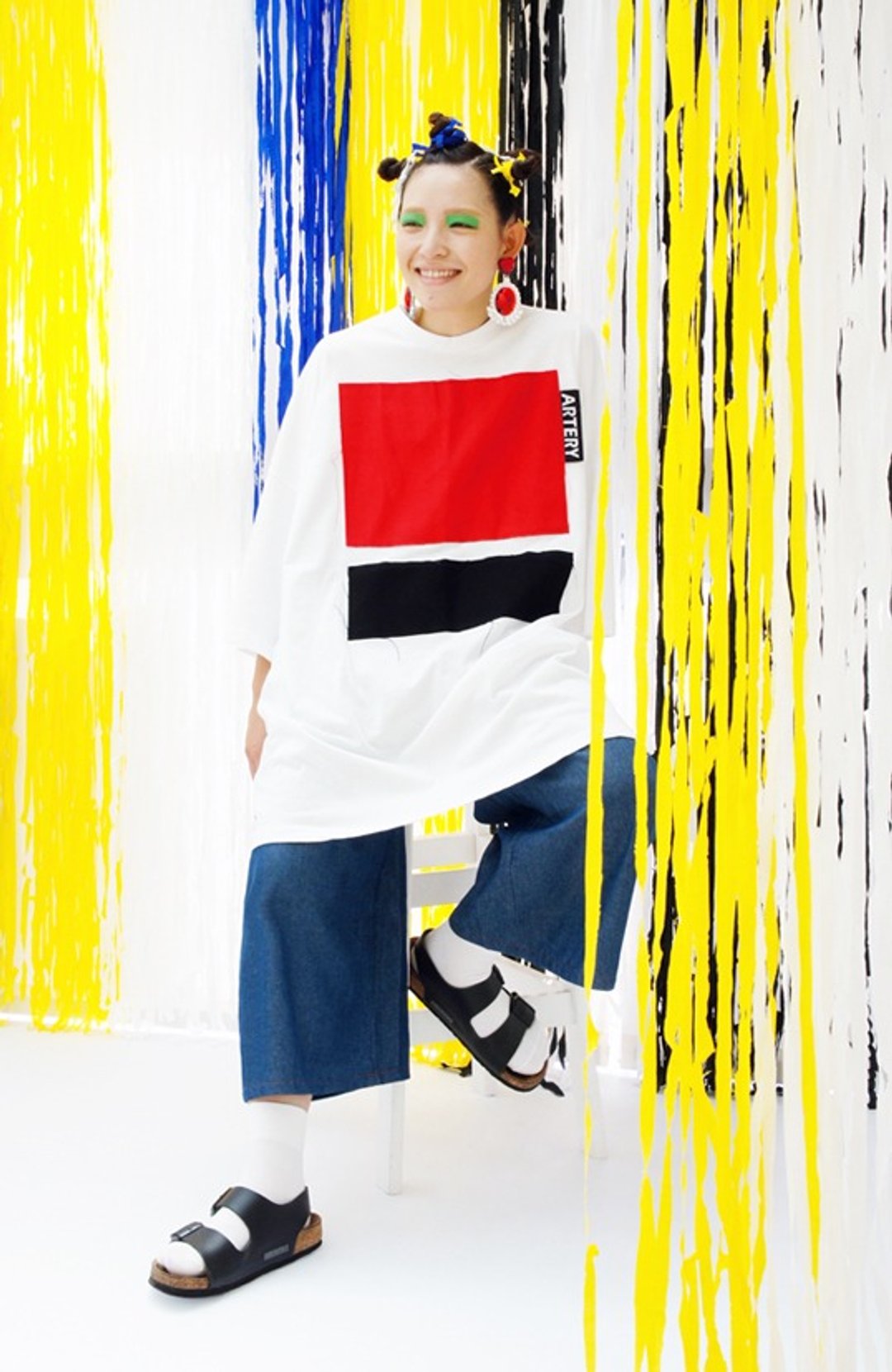 ARTERY OVERSIZED T-SHIRT 白底拼贴红黑色块 - 女装上衣 - 棉 