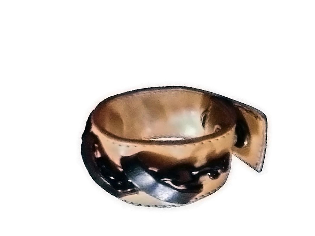 Black chain saddle leather bracelet - 手链/手环 - 真皮 卡其色