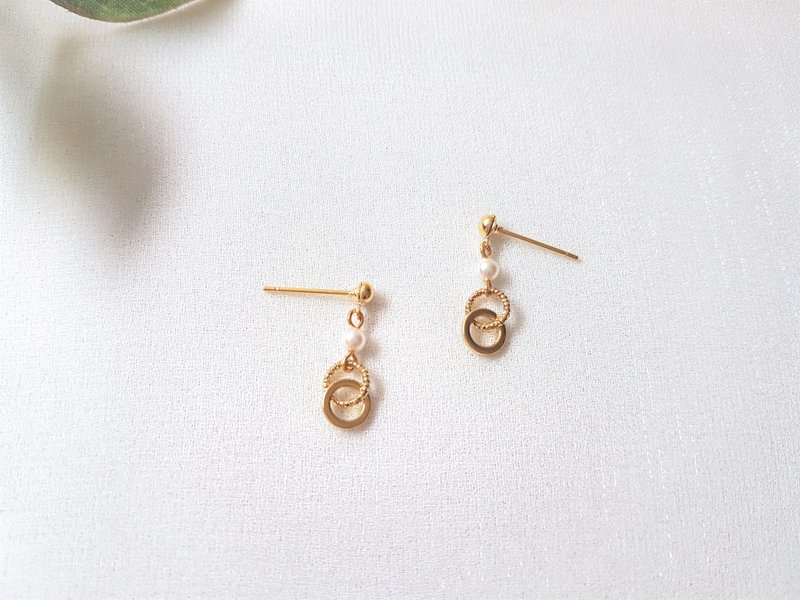 璀璨光芒 · 珍珠 金属圈 耳环 - 耳环/耳夹 - 珍珠 金色