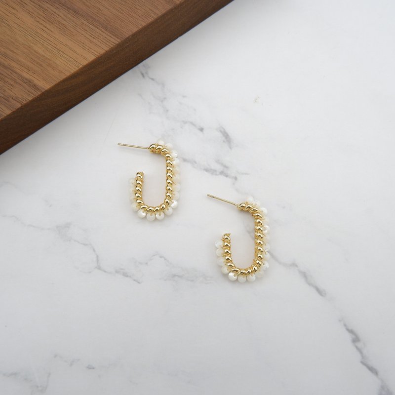 PANNE 圆形贝壳耳环 - 耳环/耳夹 - 贝壳 白色