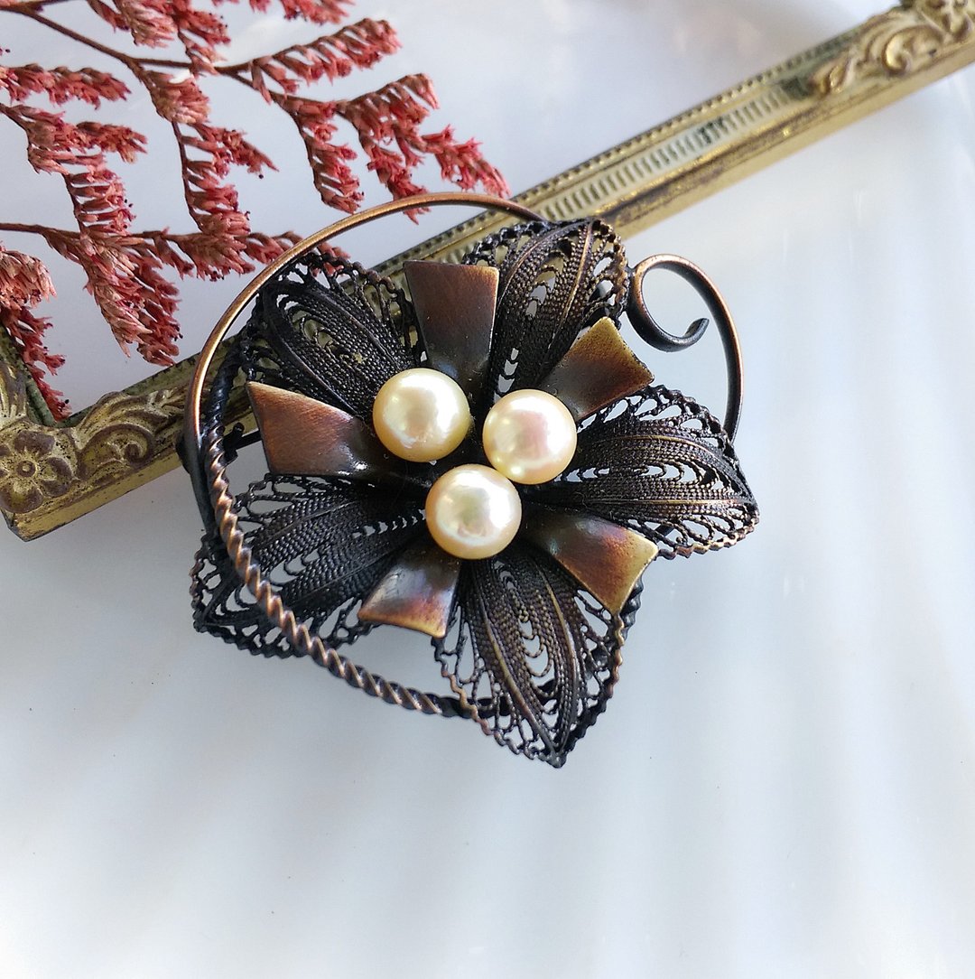 Vintage Jewelry  铜色调 蕾丝花  别针 胸针 - 徽章/别针 - 其他金属 金色