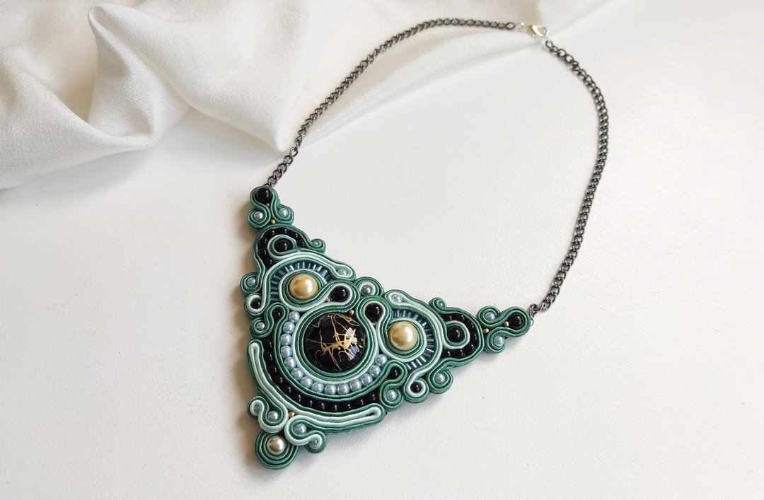 大號綠色項鍊, Boho Ethnic necklace, Soutache embroidered beaded Statement necklace - 项链 - 其他材质 绿色