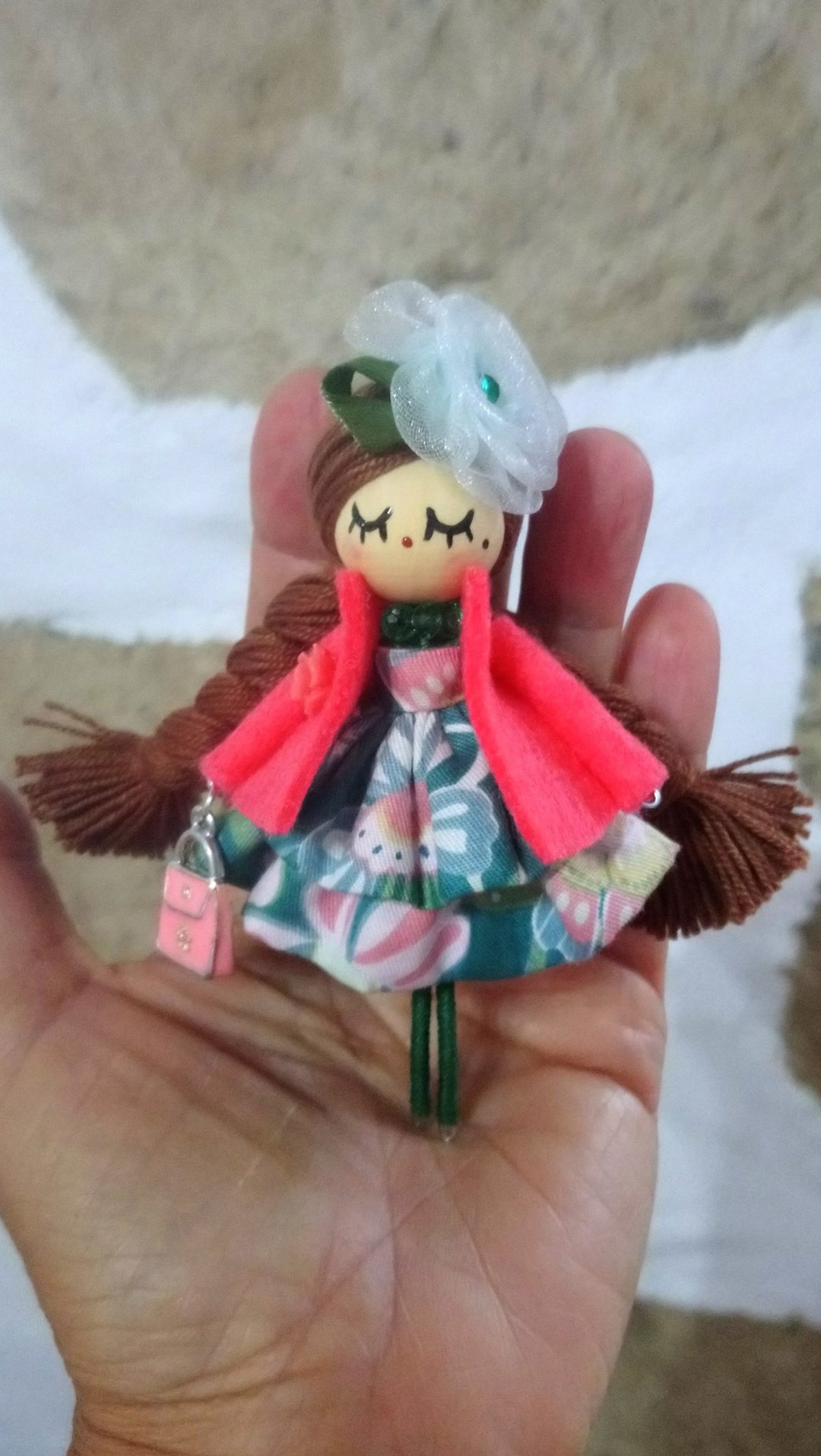 Brooch doll - 胸针 - 木头 绿色