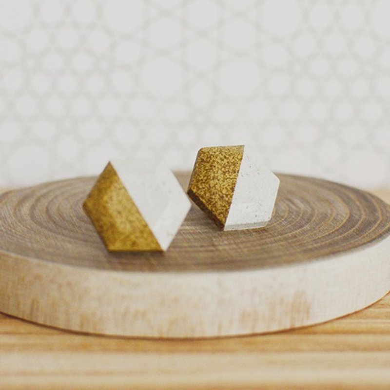 Oven clay earrings, Hexagon M, White - 耳环/耳夹 - 陶 白色