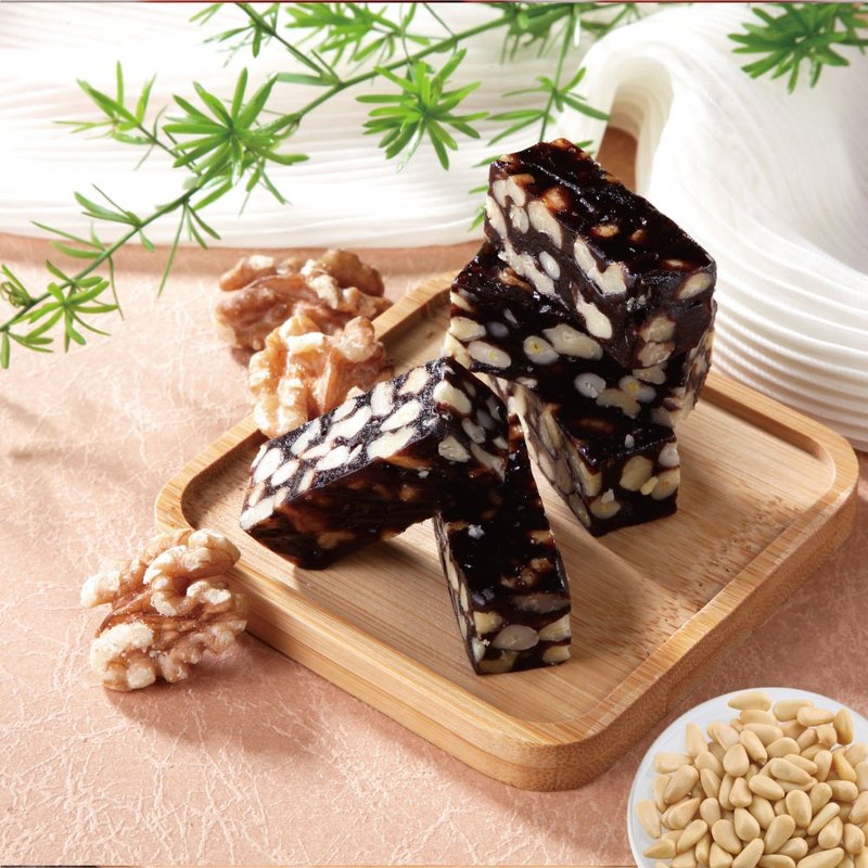 【疯坚果ing】低糖高纤松子核桃糕(450g/盒)-礼盒提袋组 新春送礼 - 零食/点心 - 新鲜食材 咖啡色