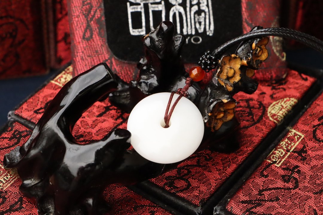 精品半玉化砗磲平安扣 砗磲吊坠 定制化佛珠设计 饰品 文玩 项链 - 项链 - 贝壳 