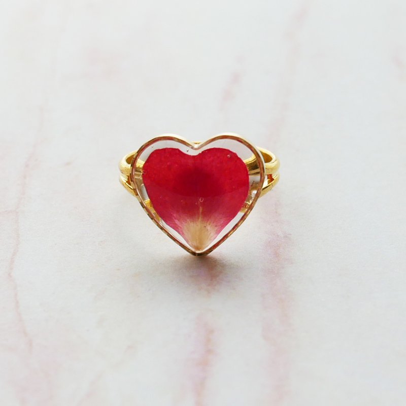 rose petal heart ring - 戒指 - 树脂 红色