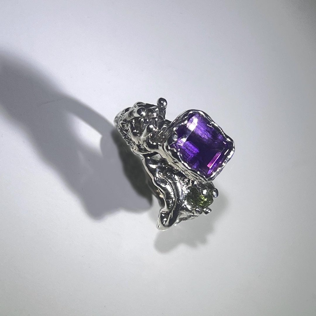 紫水晶 / 绿碧玺 / 赫基蒙钻 / 白托帕石 宝石不规则设计款 纯银 - 戒指 - 纯银 多色