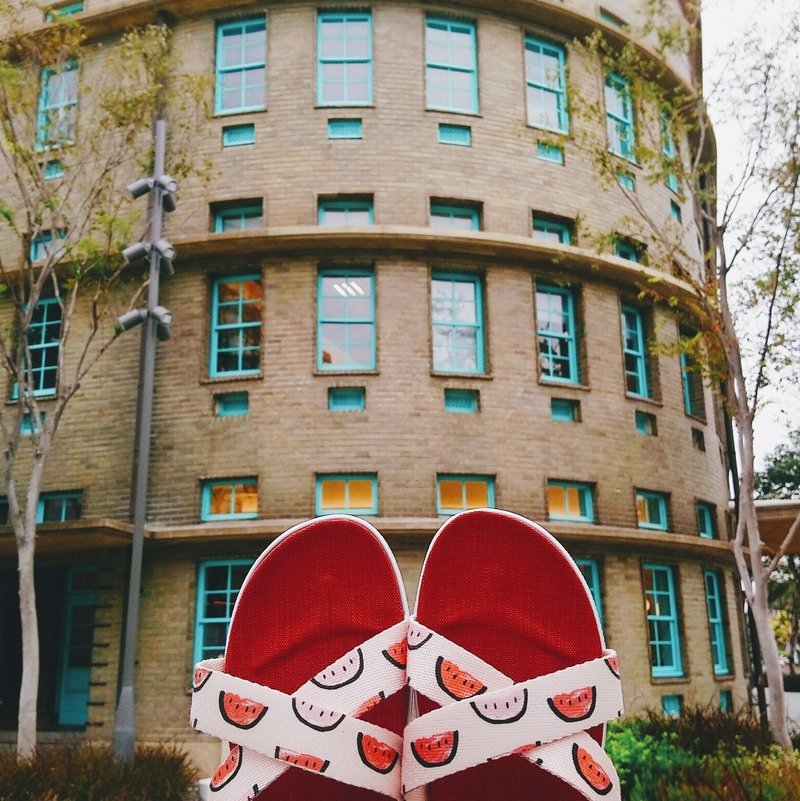 亲肤减压轻量舒适 / 台湾手作室内拖鞋 l 粉爱西瓜 / 红底色 - 室内拖鞋 - 聚酯纤维 