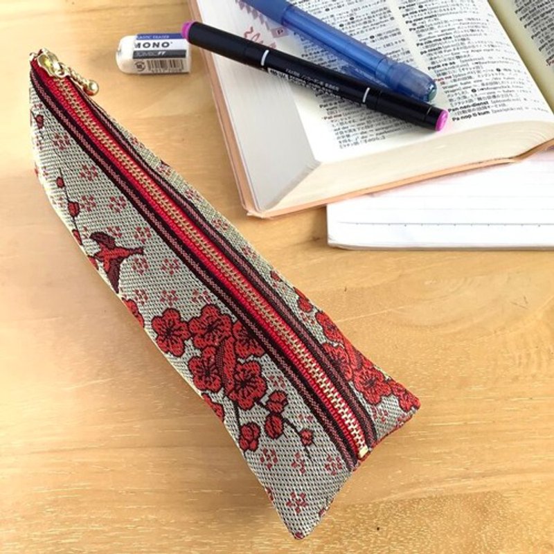 笔袋【梅に莺】 畳缘制 锥形 小鸟 在家时光 红梅 红色小鸟 春季 - 铅笔盒/笔袋 - 其他材质 白色