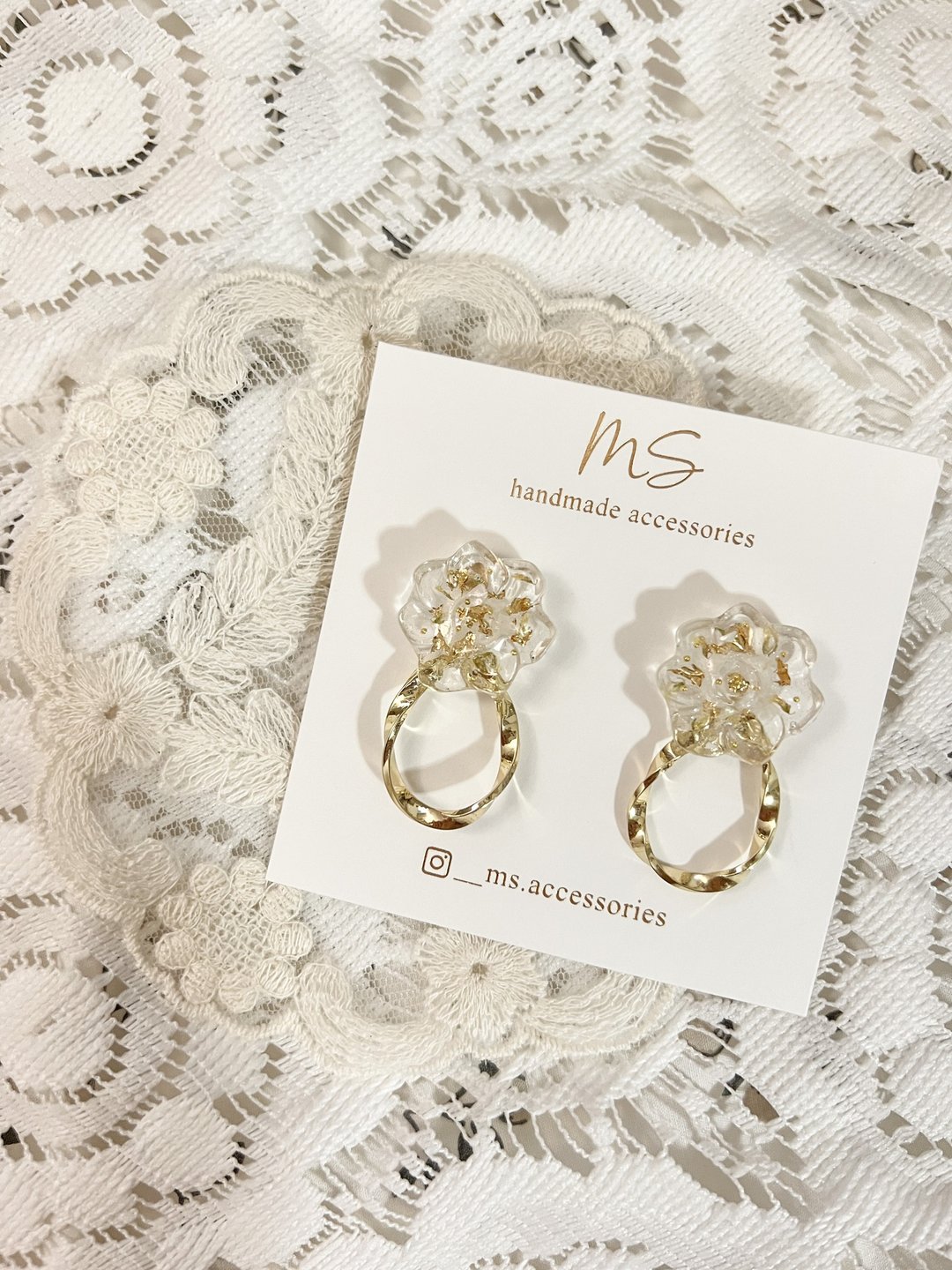 MS accessories | 晶莹花花型干花耳环 - 耳环/耳夹 - 树脂 透明
