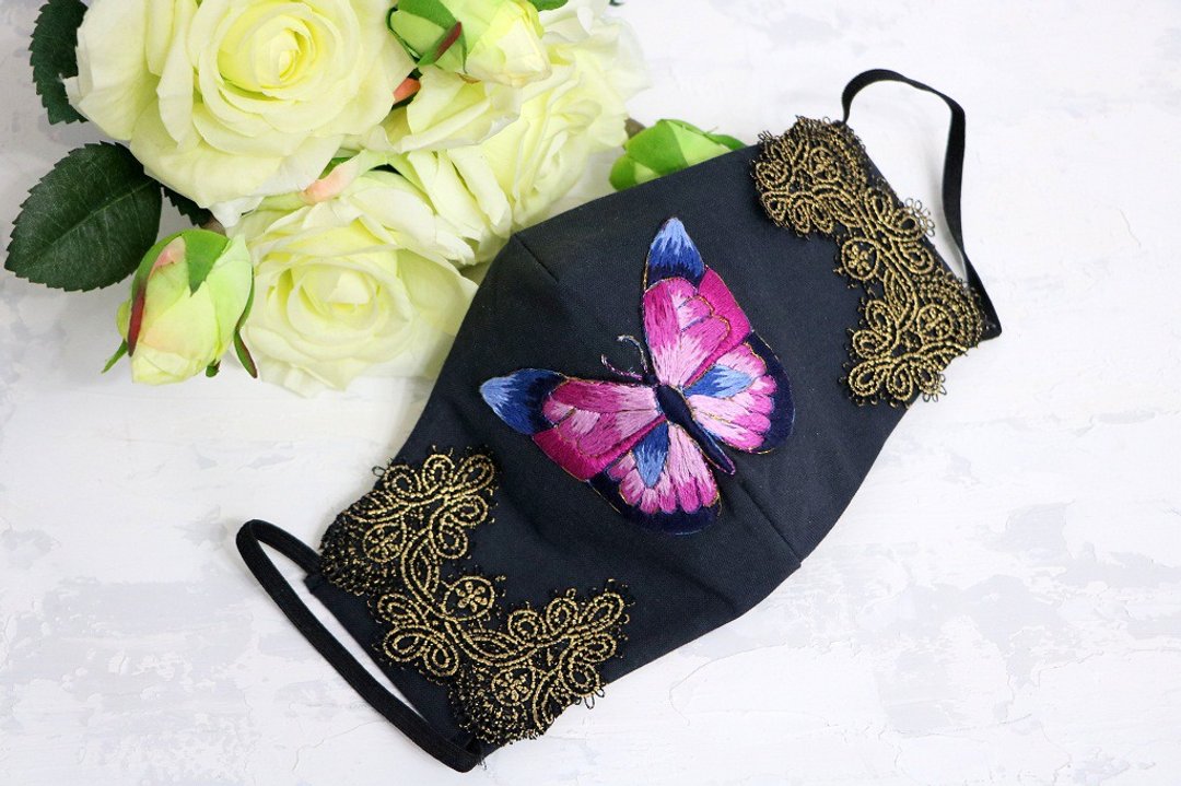 Face mask wth handmade embroidery Mask with butterfly Reusable mask Fashion mask - 口罩 - 棉 黑色