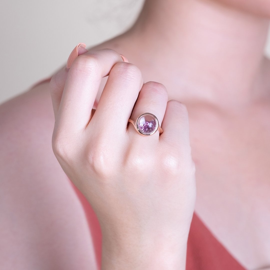 Mirari Ring with Rhodolite Garnet in White Topaz - 戒指 - 半宝石 粉红色