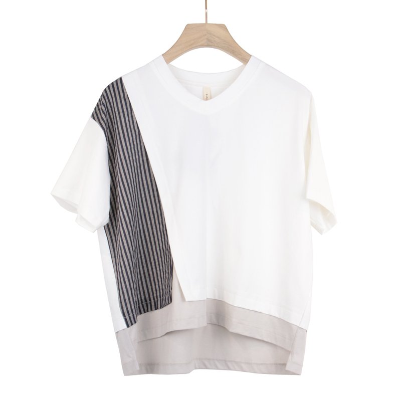 白浅灰 - V领斜剪拼蓝条假两件上衣 #U1175 - 女装 T 恤 - 棉．麻 白色