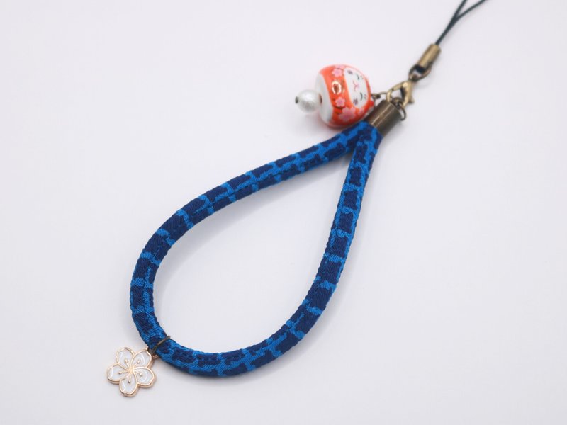 【日本手作】缩缅布和风吊饰 猫咪与樱花吊坠 - 手机配件 - 棉．麻 蓝色