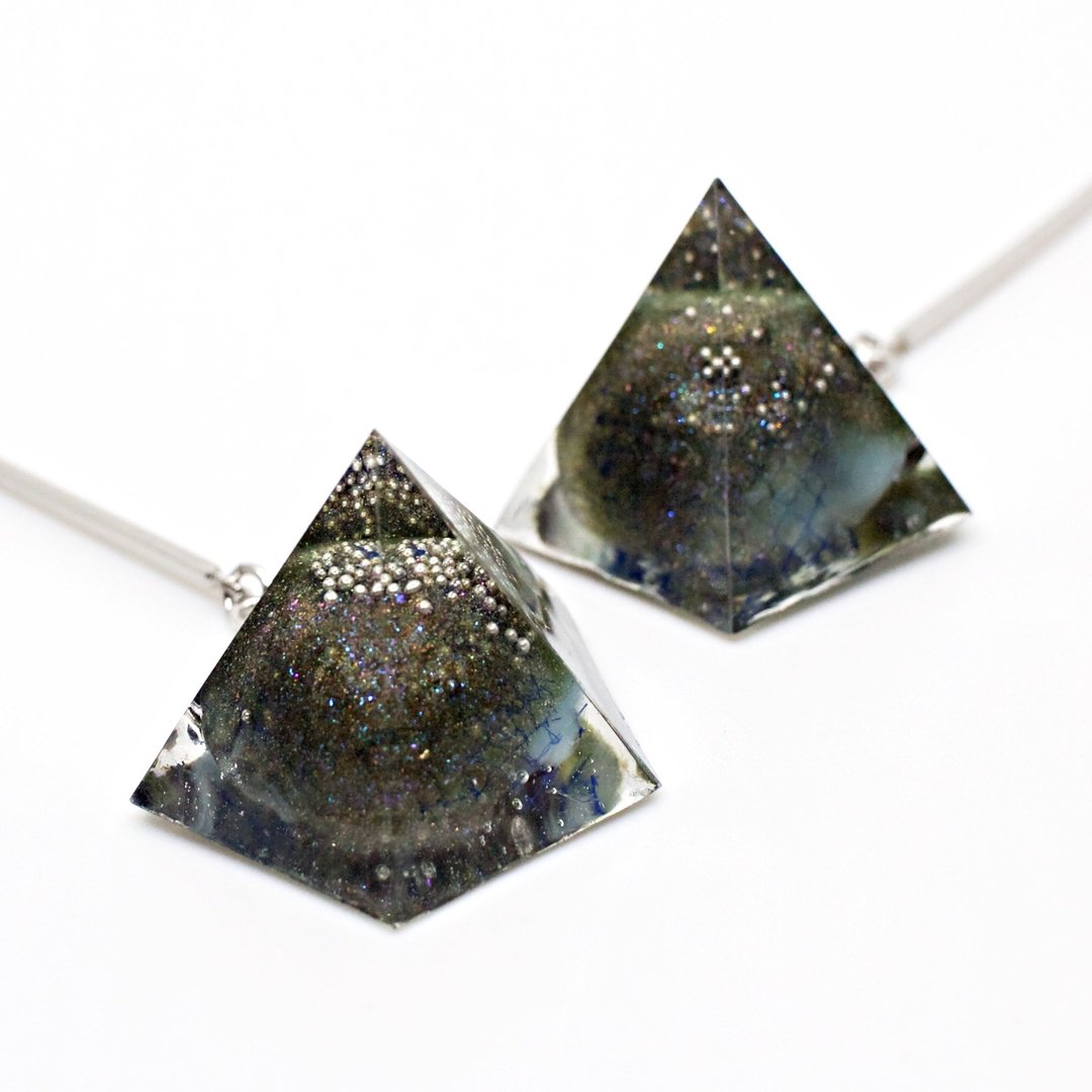 Pentagon Dome Dangle Earrings (Forest North Forest) - 耳环/耳夹 - 树脂 绿色