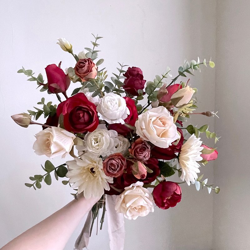 【人造花】中款红白色玫瑰自然风美式人造花捧花-宽32厘米 - 其他 - 塑料 红色