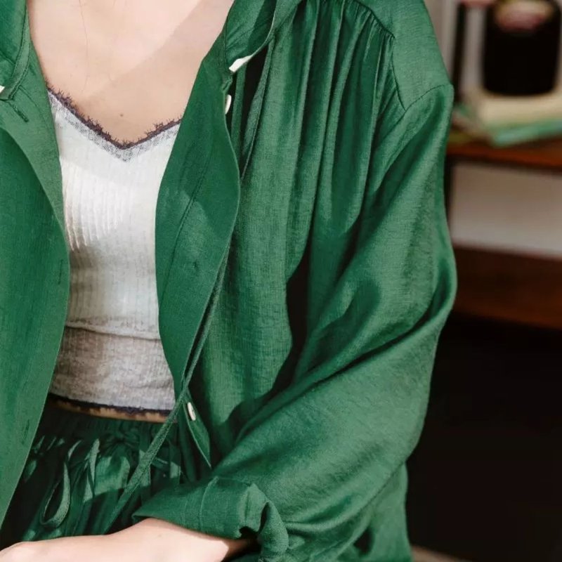 安妮陈限时9折 休闲时尚纯色连帽开衫简约松紧腰短裤两件套套装 - 女装休闲/机能外套 - 聚酯纤维 