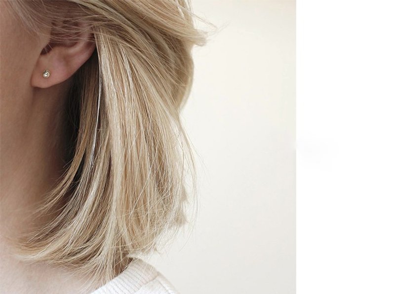 簡約迷你單鑽耳釘 925銀 鋯石 - 耳环/耳夹 - 纯银 银色