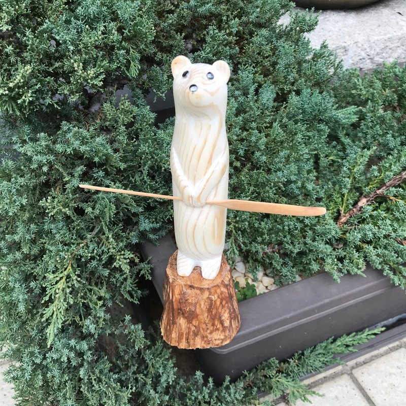 拿着茶针的狐獴 - 摆饰 - 木头 