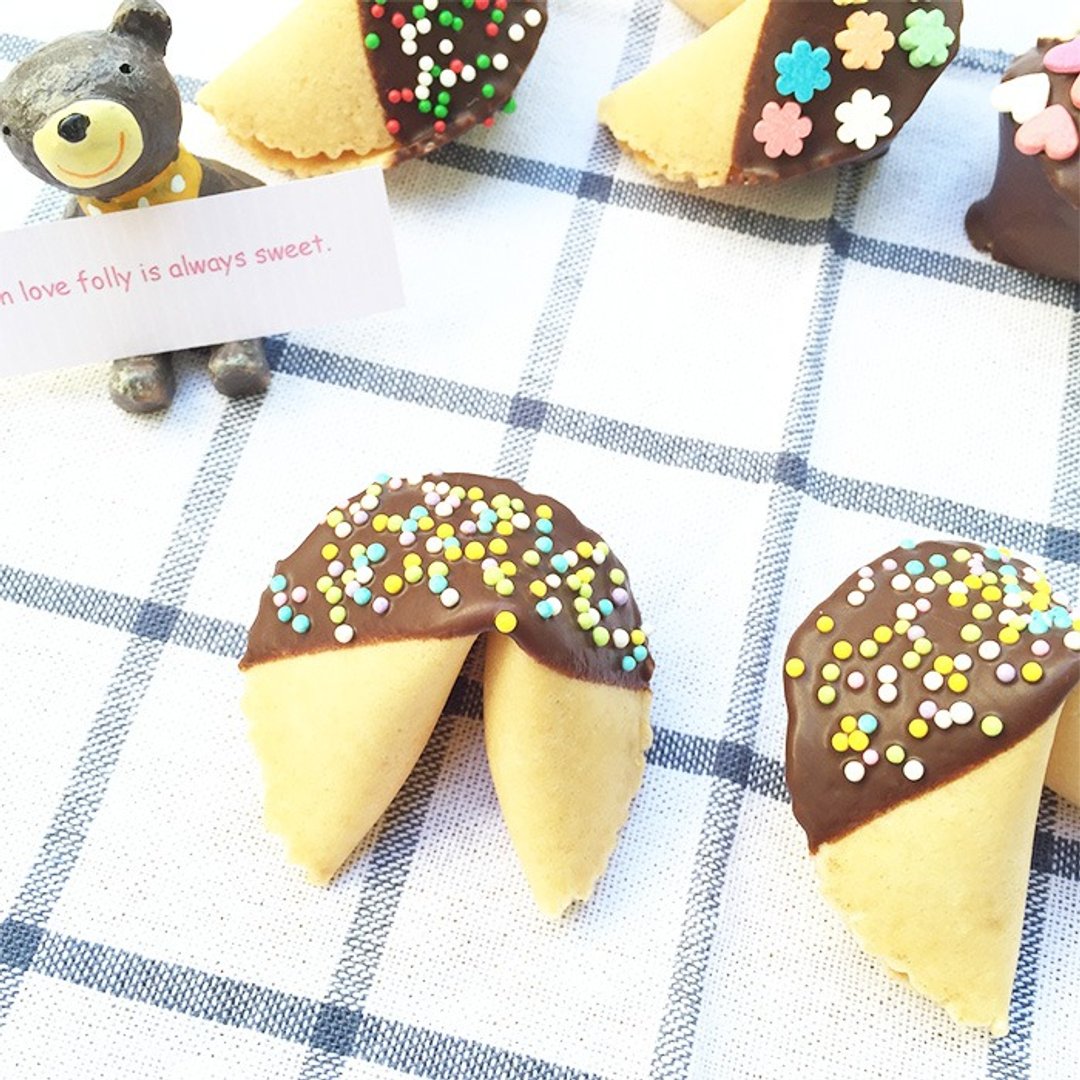 QUOTES生日礼物  定制化签文饼干~清新彩珠黑巧克力砖风味 6入装礼盒手工现烤幸运饼干FORTUNE COOKIE - 手工饼干 - 新鲜食材 黑色