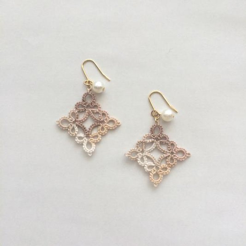 [Resale] Square pearl / caramel - 耳环/耳夹 - 其他金属 