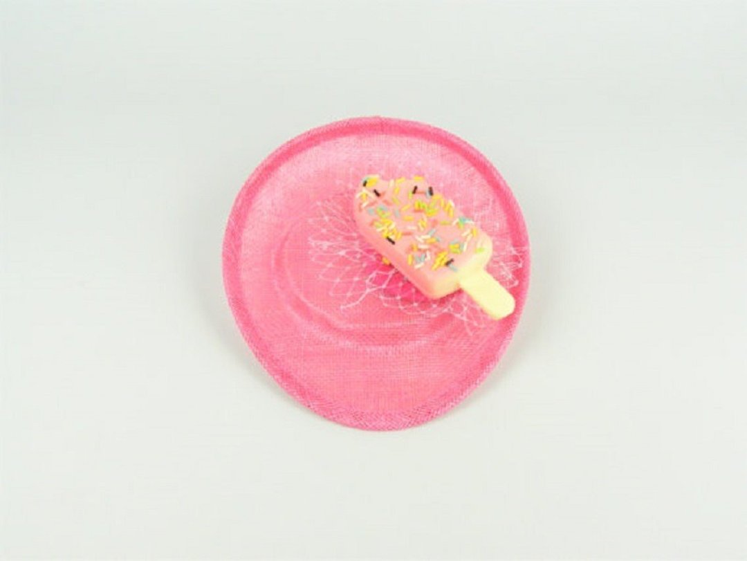 Headpiece Fascinator Pastel Pink Ice Cream with Sprinkles and Veil - Birthday Hat Girl, Kawaii, Hen Party, Fun Hair Accessory, Spring Summer - 帽子 - 其他材质 粉红色