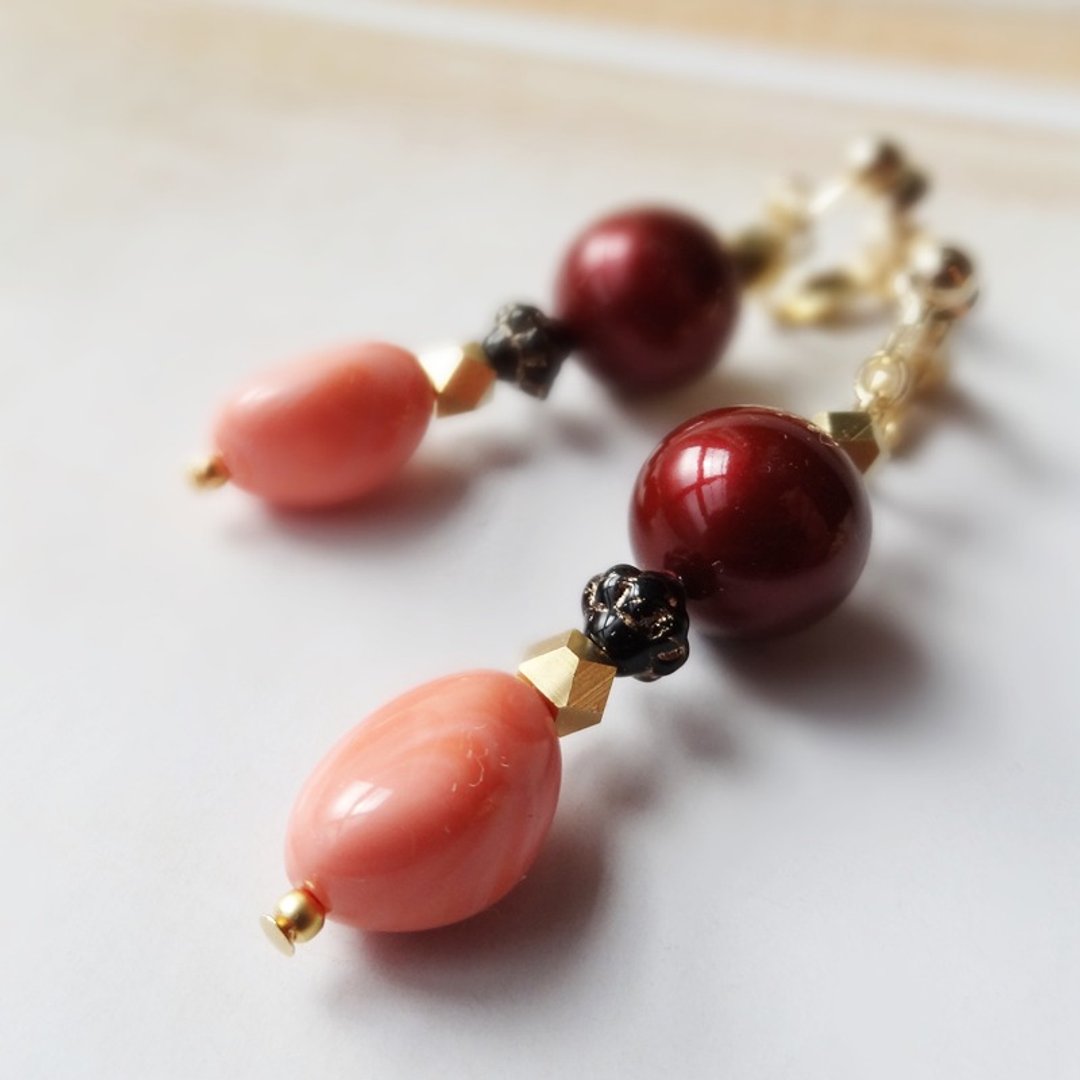 Swarovski Bordeaux Pearl Earrings - 耳环/耳夹 - 宝石 红色