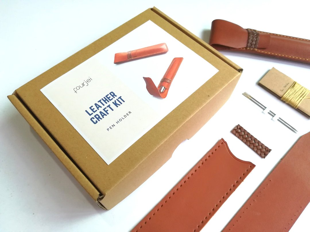 DIY Leather craft kit - Pen Case (Do it Yourself) - 笔筒/笔座 - 真皮 咖啡色