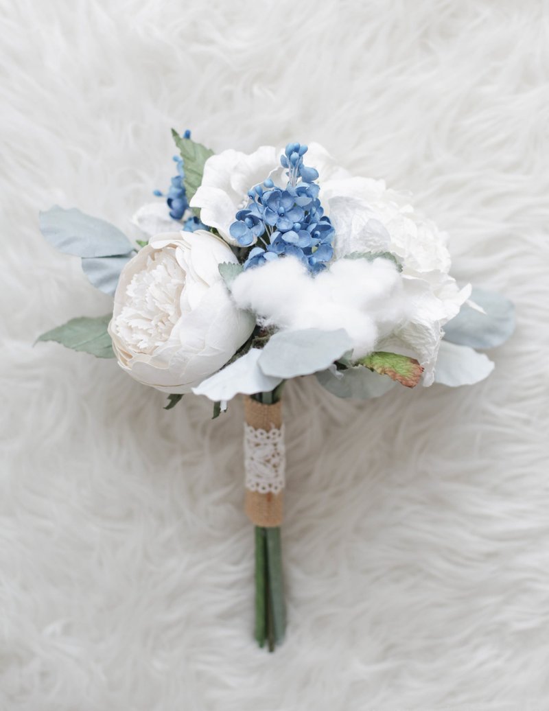 FROZEN | Handmade Mini Flower Bouquet - 木工/竹艺/纸艺 - 纸 蓝色