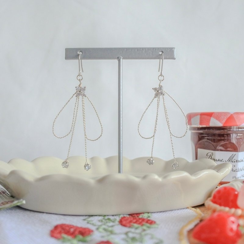 Hana Musubi (Silver)　wire accessory - 耳环/耳夹 - 其他金属 银色