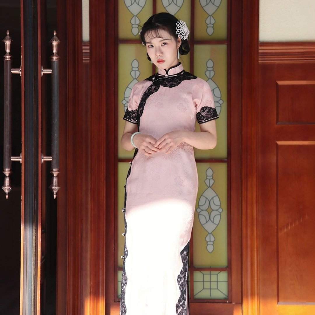 人絲提花旗袍 / 粉色黑花邊全開襟平裁長裙 / 民國復古中國風女裝 - 旗袍 - 棉 粉红色
