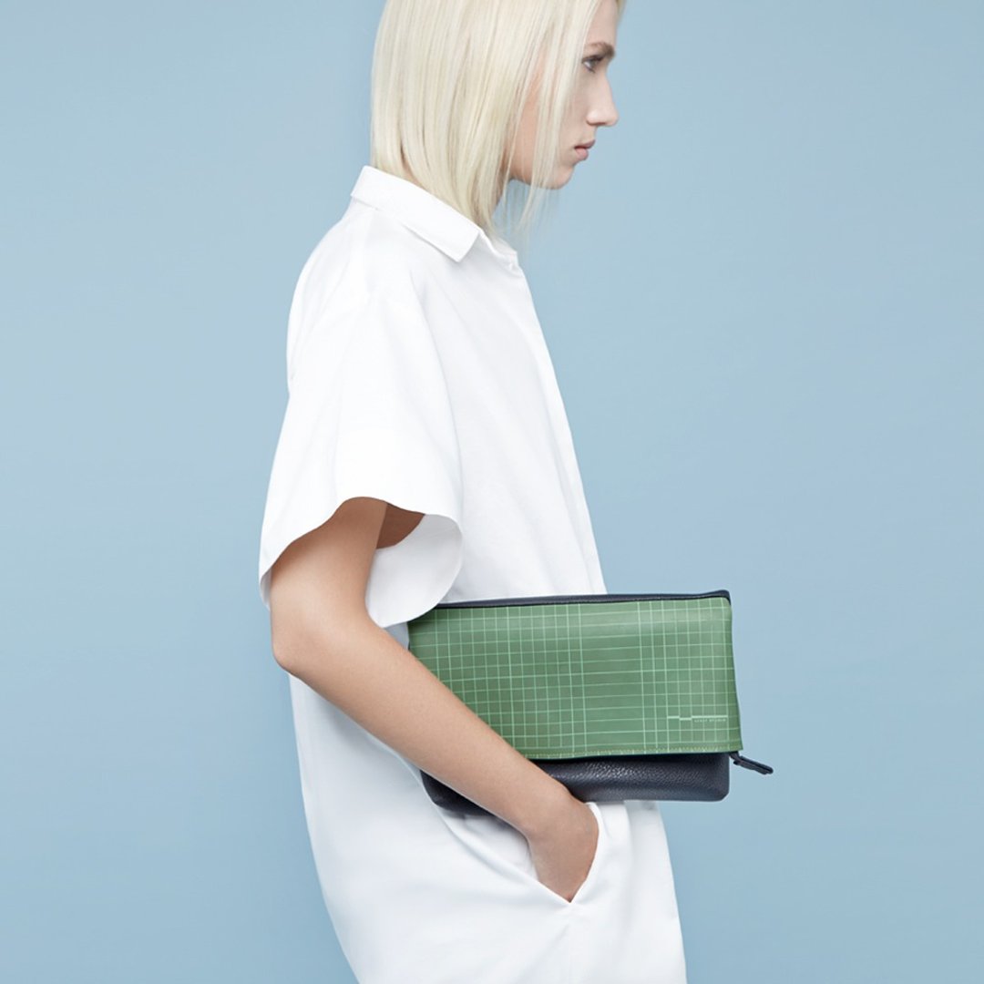 HER Clutchbag - FOREST GREEN-BLACK #CUTTINGMAT - 手拿包 - 橡胶 绿色