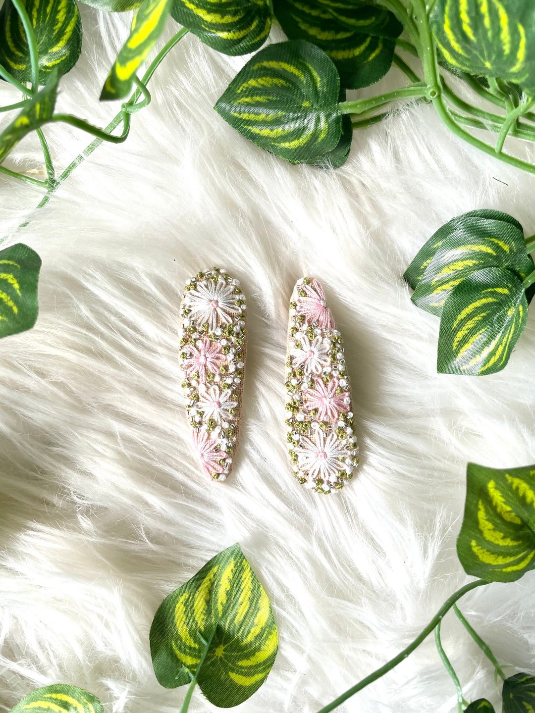 刺繡雛菊髮夾 2 件套 可愛柔和刺繡髮夾 - 发饰 - 棉 粉红色