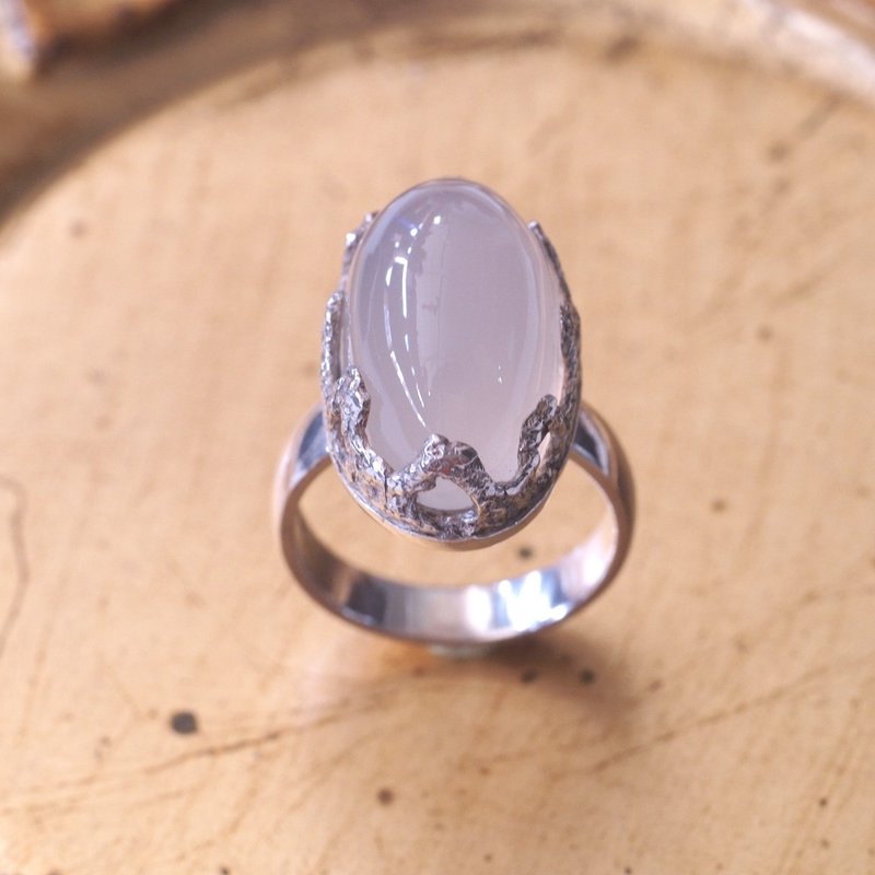 白玉髓 手工大银戒 纯银蕾丝 white chalcedony Silver ring - 戒指 - 玉石 白色