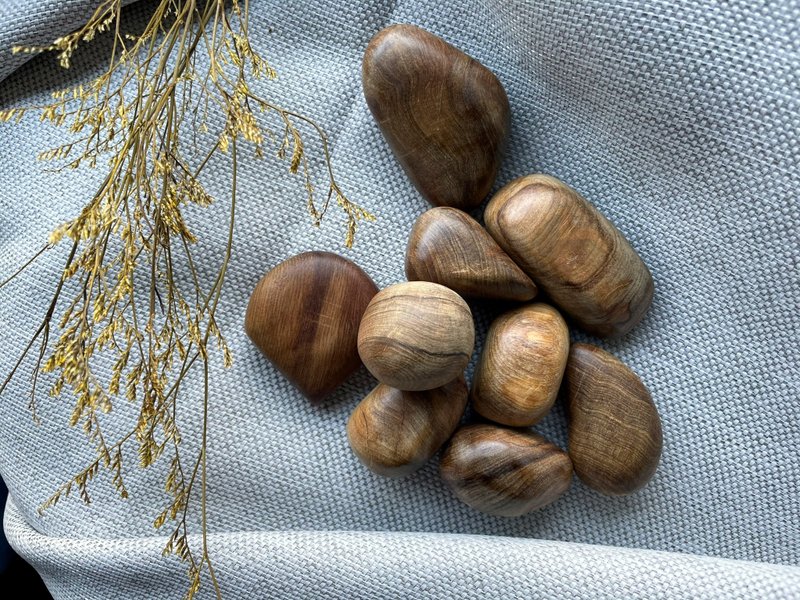 W.M.五柳园 台湾肖楠木 按摩木石头-顆 - 其他 - 木头 咖啡色