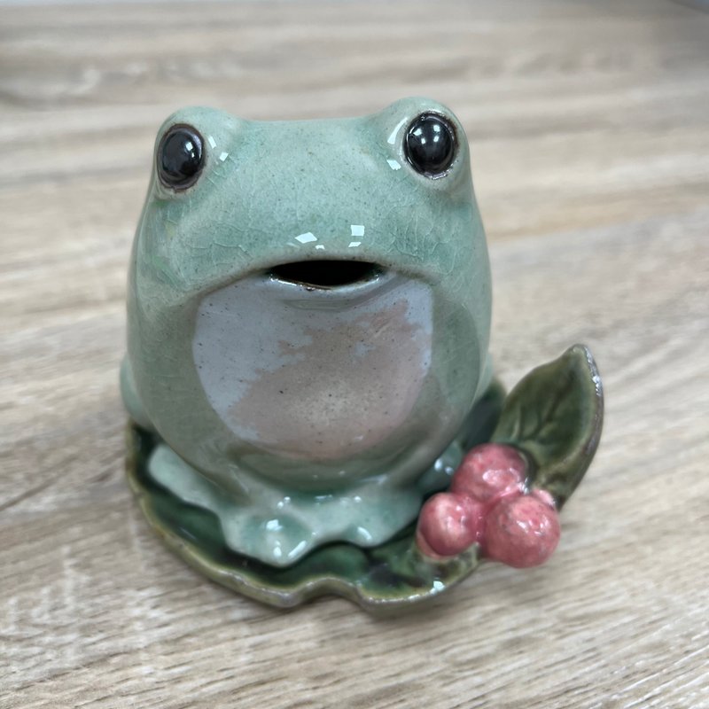 日本【松荣堂】Frog【青蛙】 香炉 - 香薰/精油/线香 - 瓷 