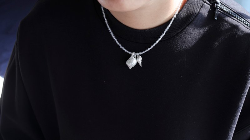 纯银纹路小海螺吊坠 - 项链 - 纯银 银色