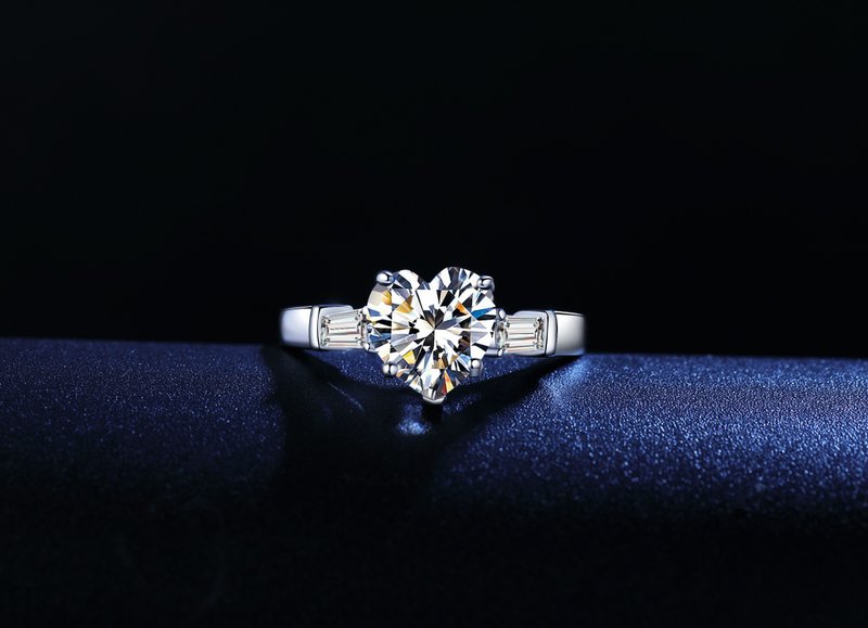 莫桑石 莫桑钻 1克拉2克拉爱心女钻戒 台北门市 客制化订制白金 - 戒指 - 其他材质 