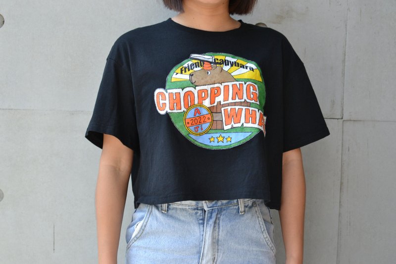 微弹短版落肩短T-剁剁好朋友系列【水豚君阿吉】 - 女装 T 恤 - 棉．麻 黑色