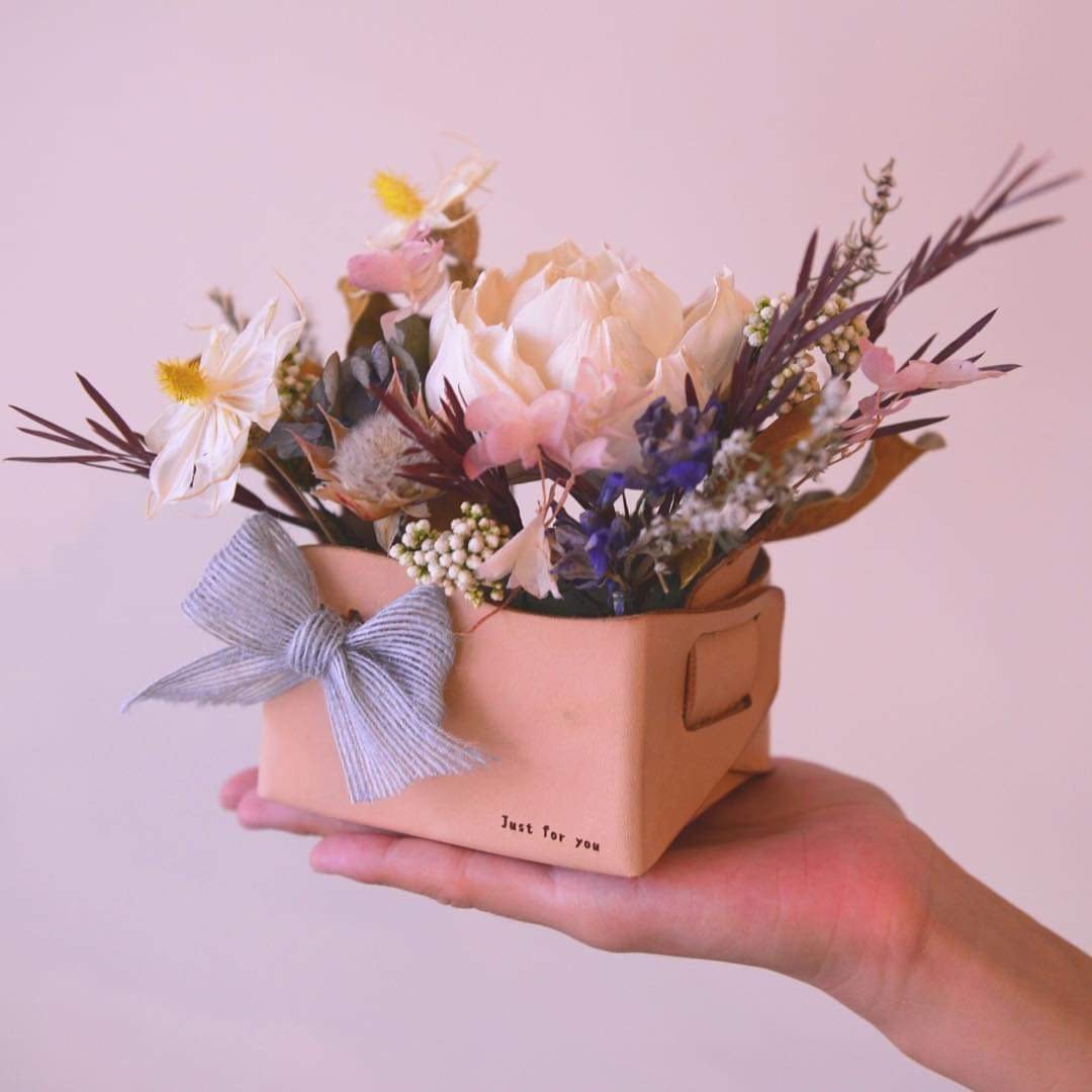 一体成型无缝线 皮革花器 花艺与皮革的新关系多媒材手作 - 植栽 - 植物．花 