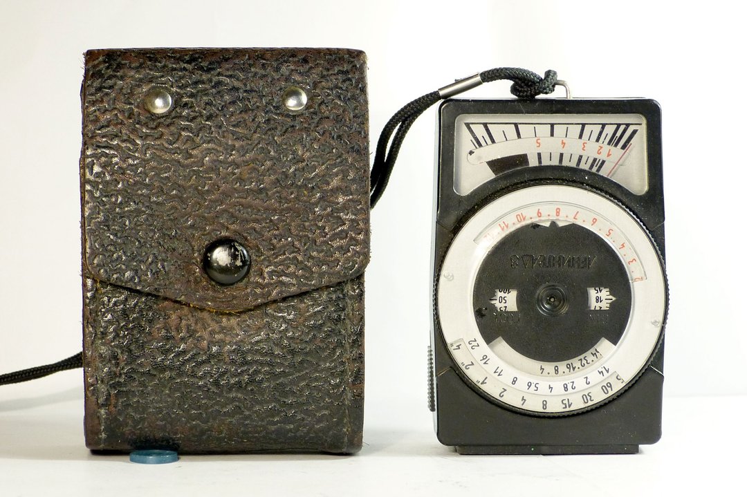 Leningrad 8 light meter exposure meter USSR with lace leather case working - 相机 - 塑料 黑色