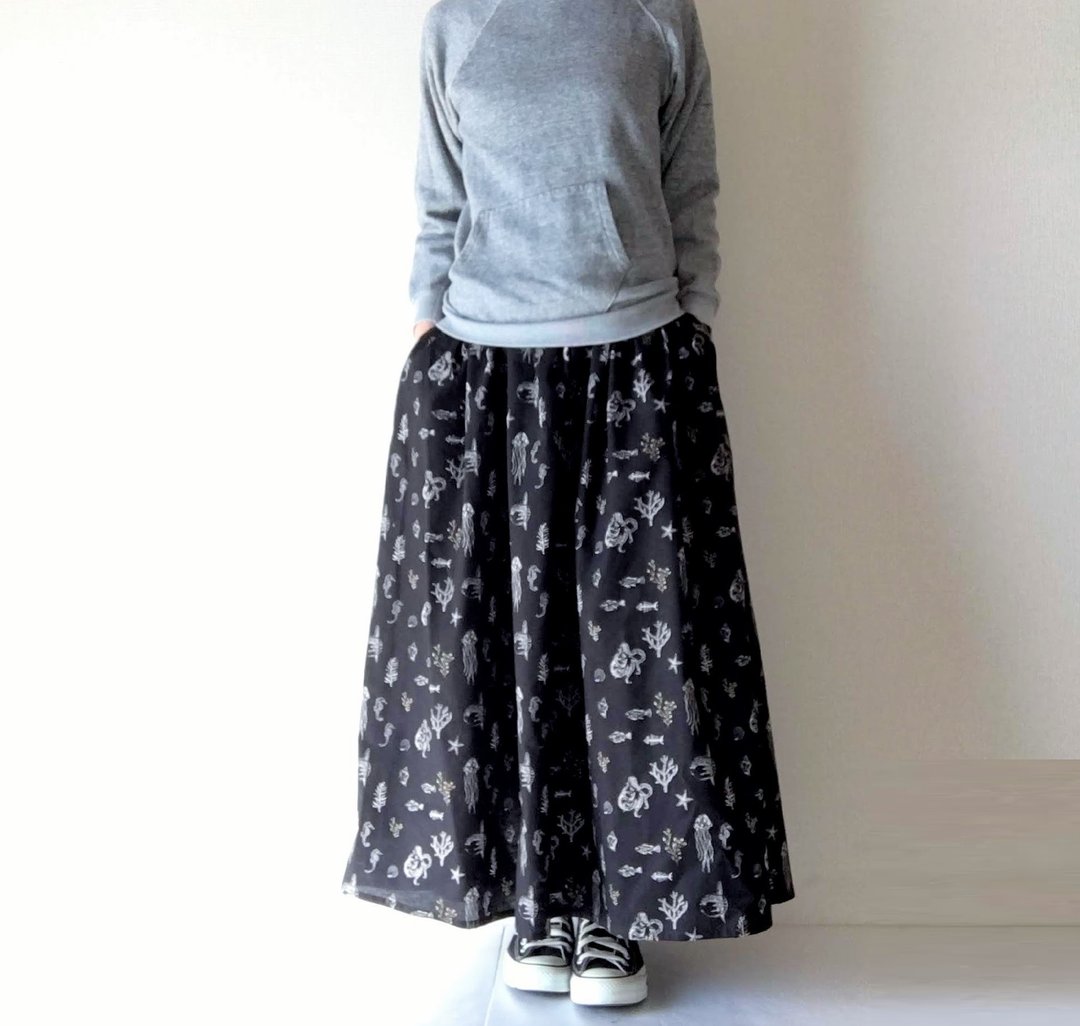 In the sea　Jellyfish　 Long Skirt - 裙子 - 棉 黑色