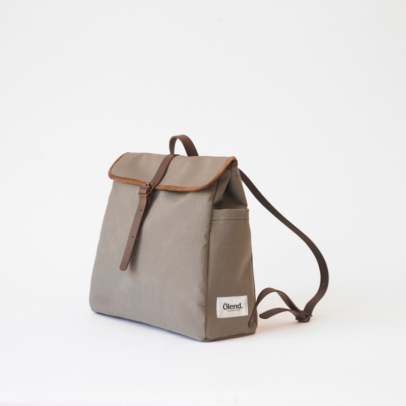 [西班牙手工制作] Ölend Tokyo 帆布|牛皮|拼接|抽绳 后背包 电脑包(Light Brown 浅棕色) - 后背包/双肩包 - 真皮 卡其色