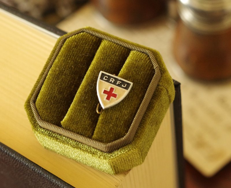 古董CRFJ CROIX ROUGE FRANCAISE JEUNESSE法国红十字会别针胸针 - 胸针 - 其他金属 银色