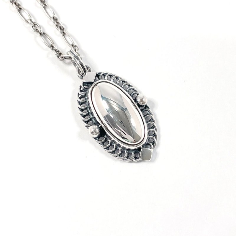 【日本直送．二手美品】Georg Jensen 乔治杰森 项链 年度坠饰 2004 Heritage Collection 银 925 - 项链 - 纯银 银色