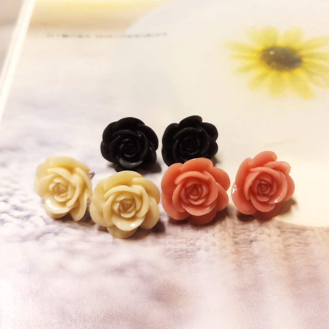 浪漫树脂玫瑰花耳环 EAR-017 3色入 - 耳环/耳夹 - 树脂 粉红色